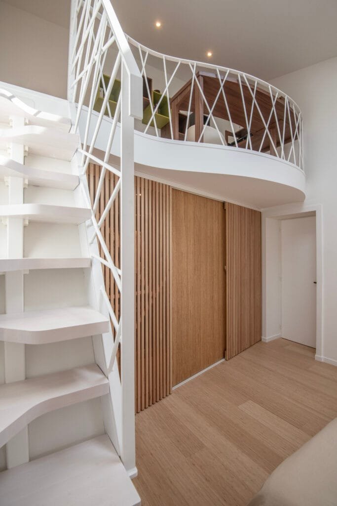 ppro architecture d'intérieur vue sur mezzanine escalier et dressing